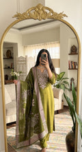 Meena suit set